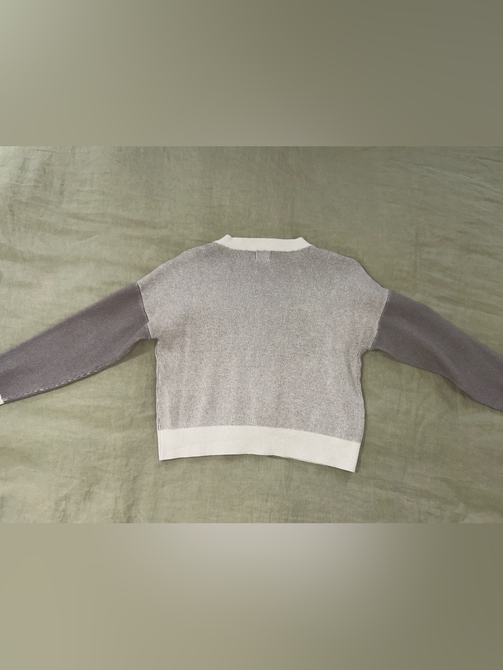Sweater - Picture 4 of 4